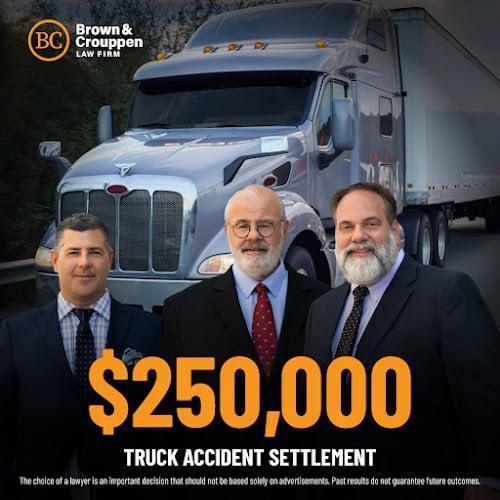 Negocio Brown & Crouppen: Injury And Car Accident Lawyers