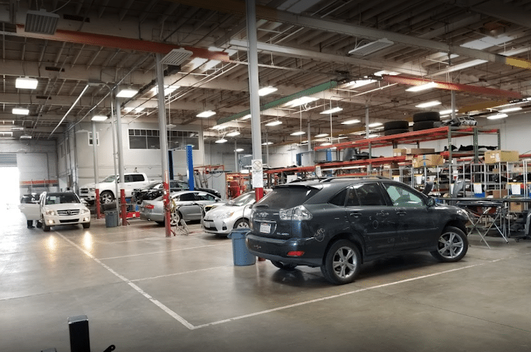 Negocio Crash Champions Luxe | Ev Certified Repair Burke South