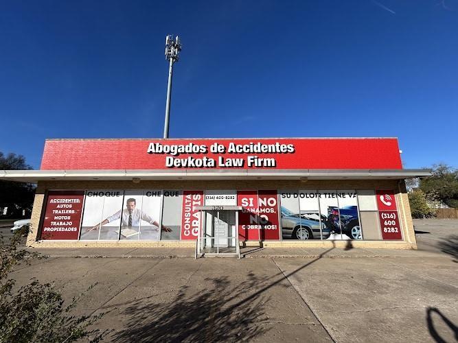 Negocio Devkota Law Firm: Abogados De Accidentes