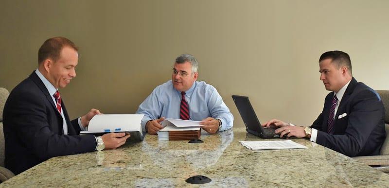 Negocio Dino Colombo Truck & Personal Injury Lawyer