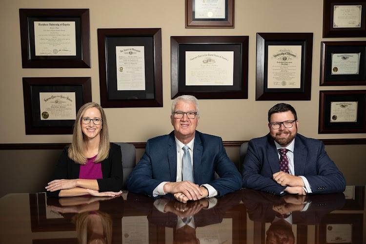 Negocio Fleschner, Stark, Tanoos & Newlin Law Firm