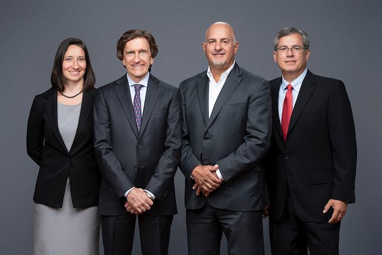 Negocio Hagelgans & Veronis, Llp