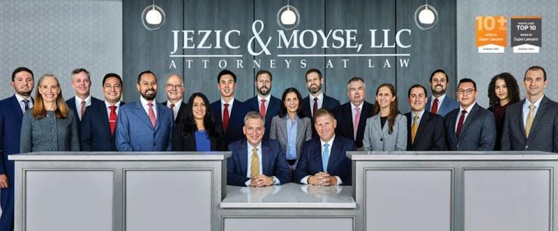 Negocio Jezic & Moyse, Attorneys At Law
