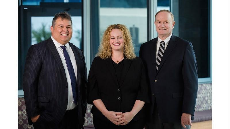 Negocio Kamper & Estrada, Pllc