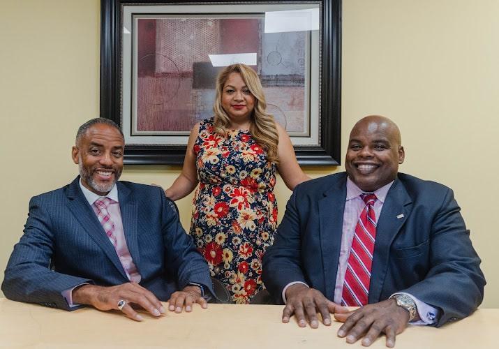 Negocio Kemet Hunt Law Group