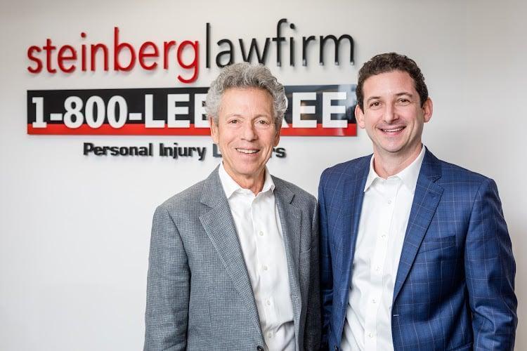Negocio Lee Steinberg Injury Law Firm