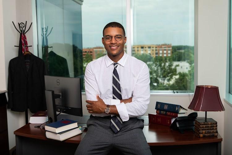 Negocio Lewis Law Firm, Llc