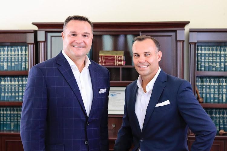 Negocio Schoenfeld Law Firm Accident & Injury Lawyers