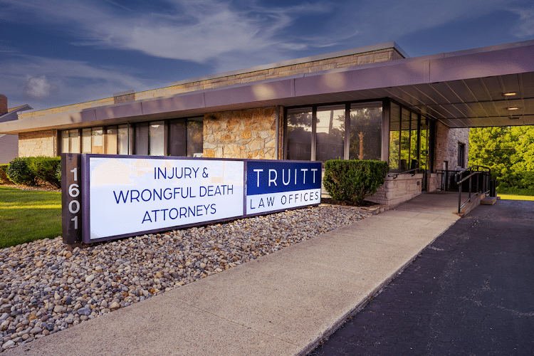 Negocio Truitt Law Offices - Personal Injury Attorney - Huntington