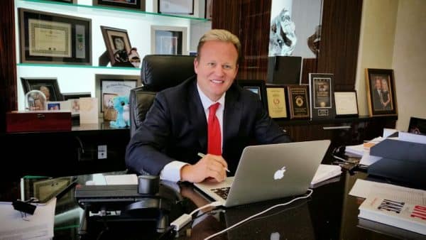 Negocio Dan Newlin Injury Attorneys